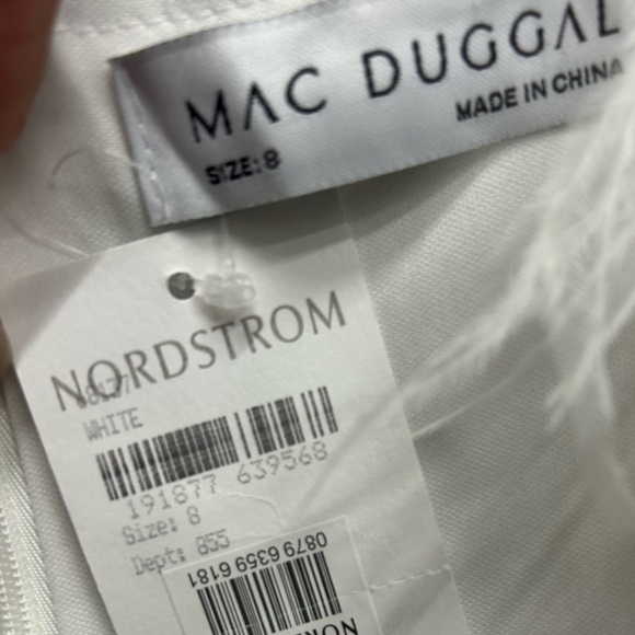 Mac Duggal 68137 FEATHER SHOULDER V-NECK COLUMN GOWN *flawed - Picture 8 of 9